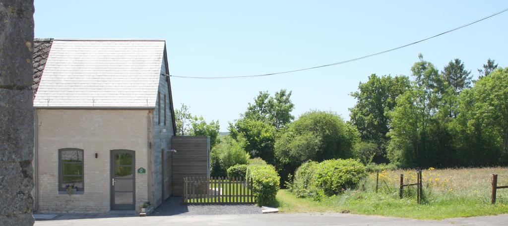 A L'Ombre Du Clocher Montbliart Exterior foto